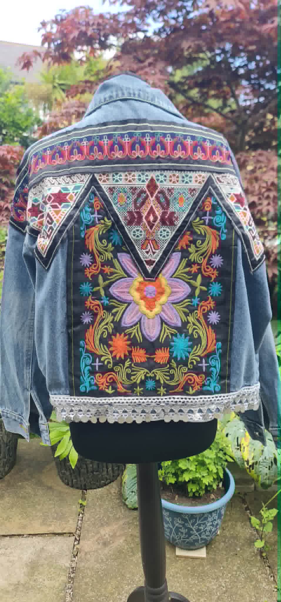 Veste en jean bleu clair oversize brodée