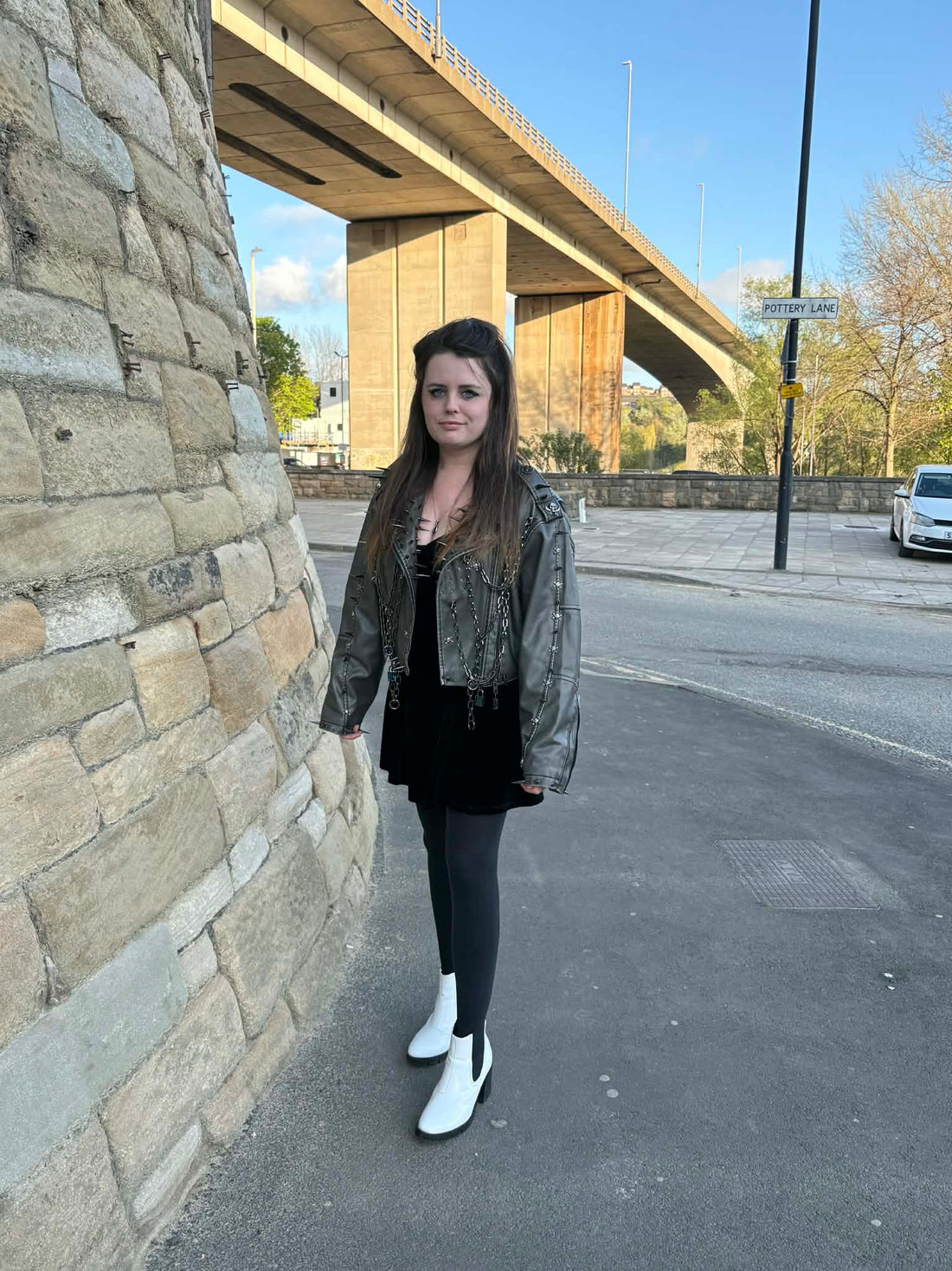 Jacke aus Kunstleder mit Spikes