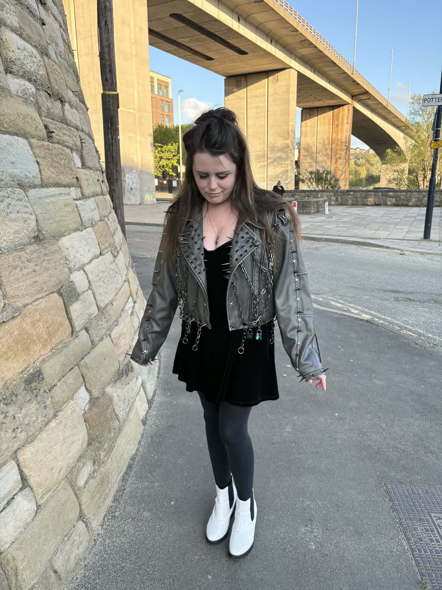 Jacke aus Kunstleder mit Spikes