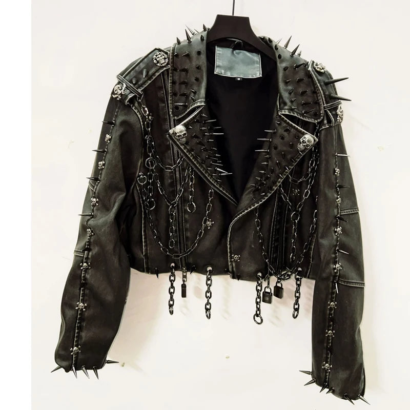 Jacke aus Kunstleder mit Spikes