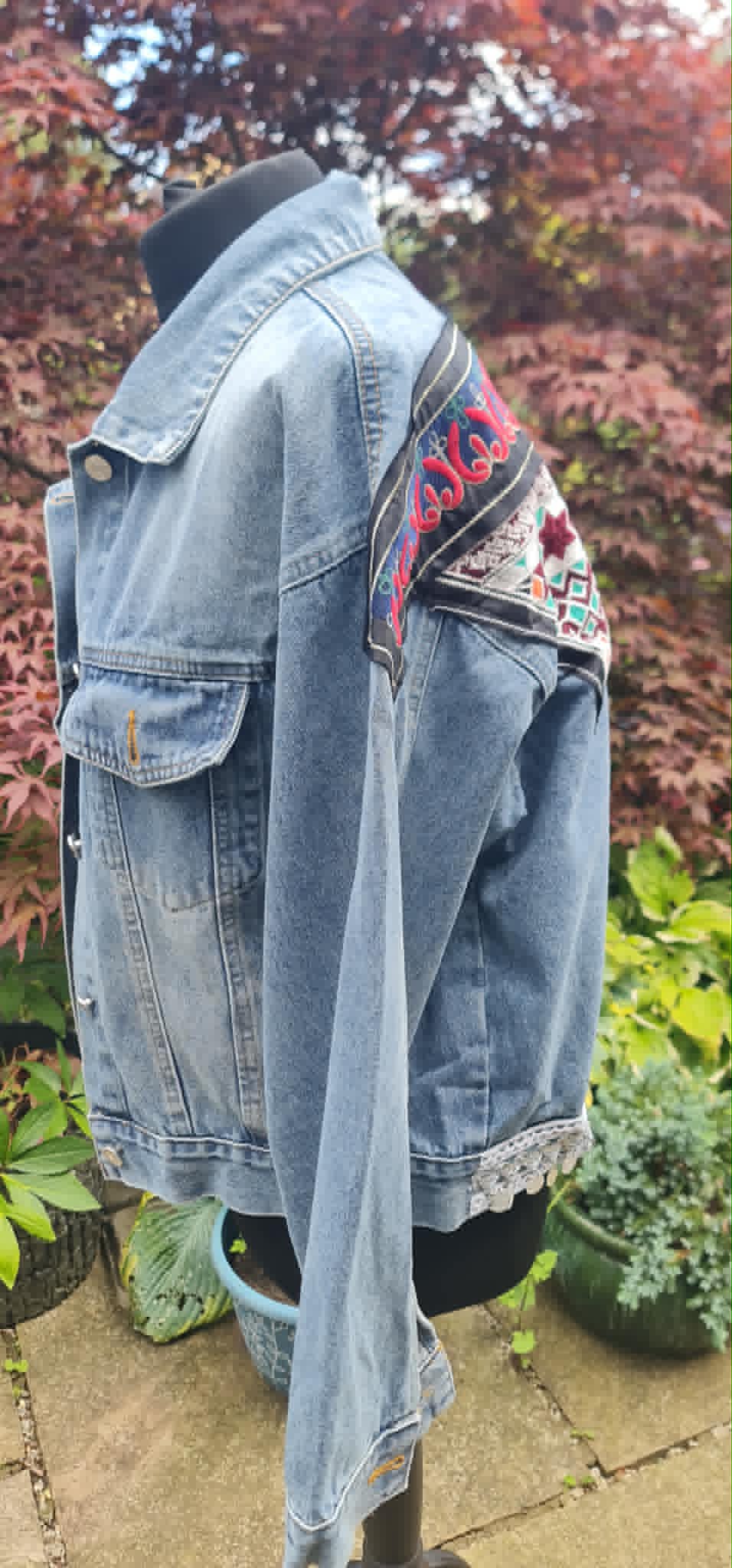 Veste en jean bleu clair oversize brodée